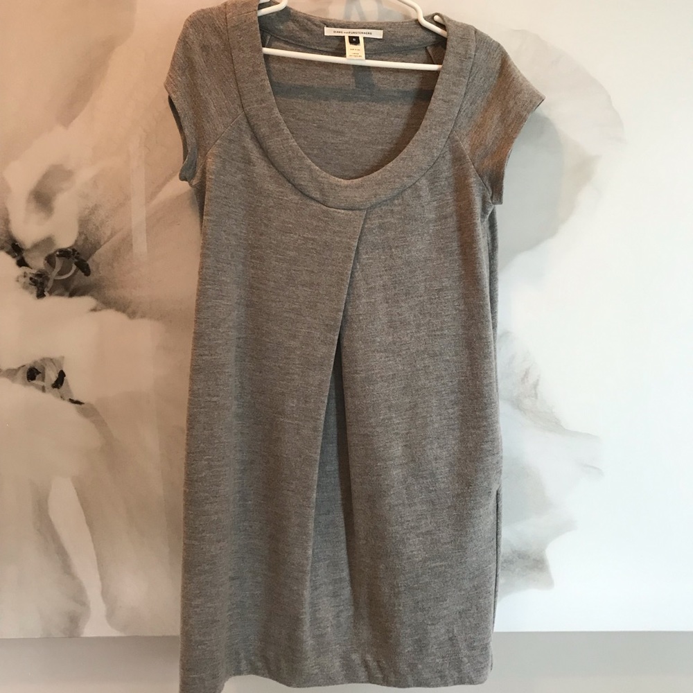 Cap sleeve, DVF wool dress with pockets!